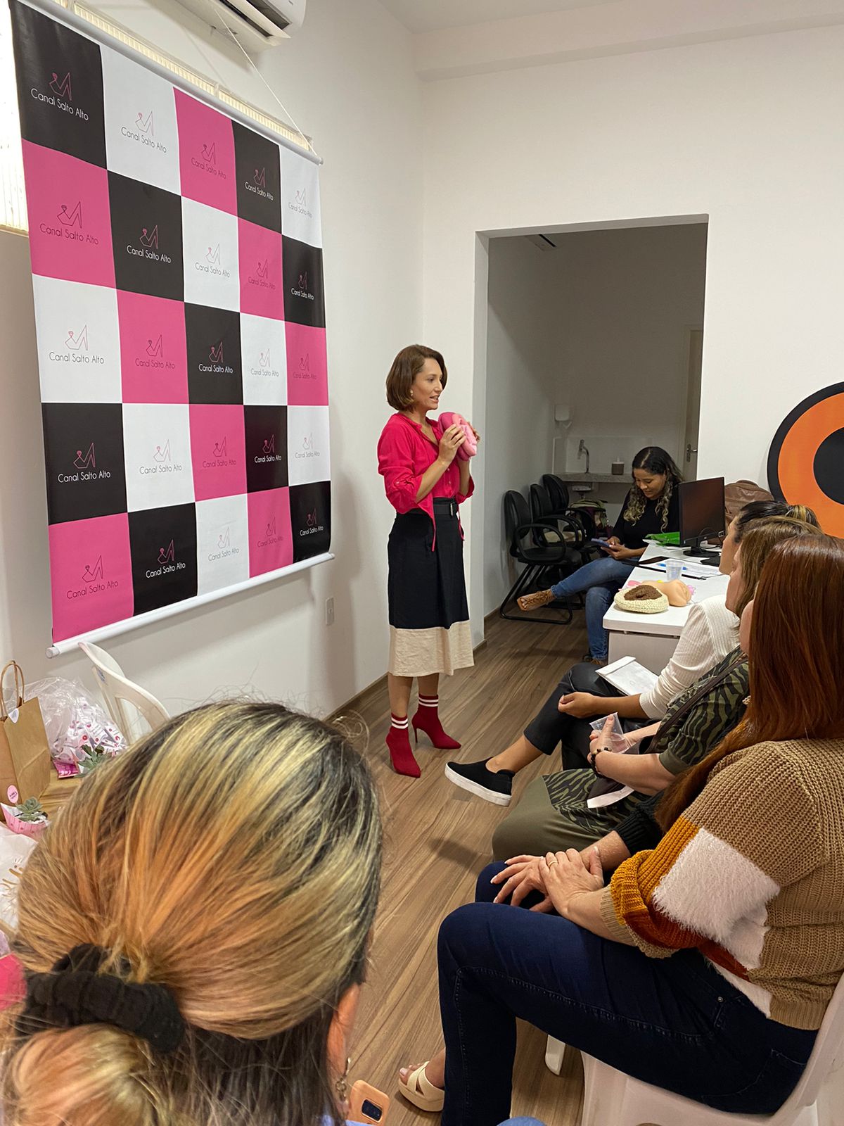 Realizamos o 1º Outubro Rosa de Salto Alto em Parceria com a Clube 1